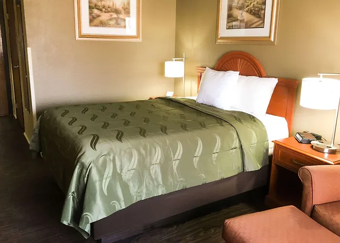 Quality Inn & Suites Lincoln Near I-55
