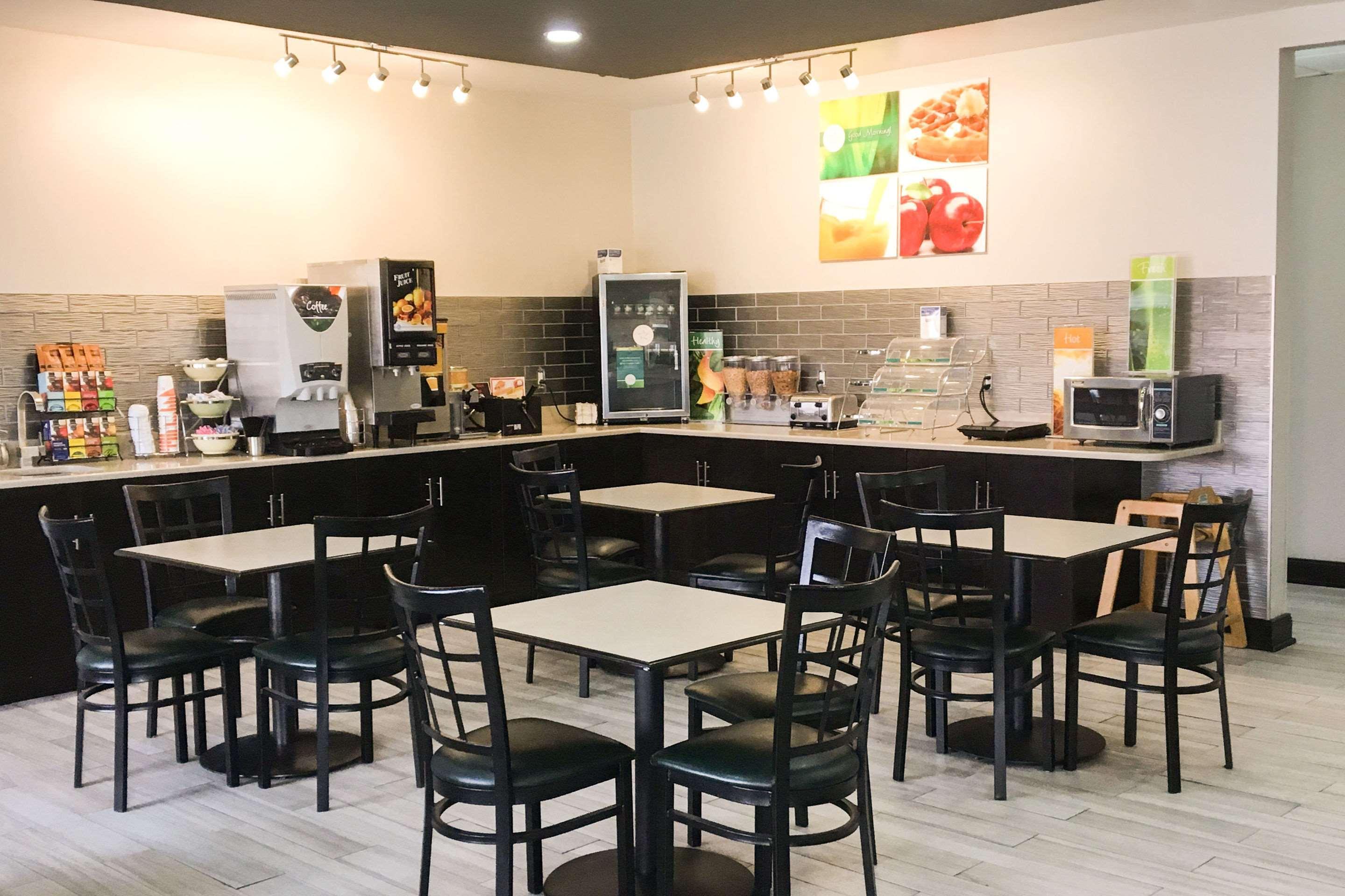 Quality & Near I-55 Hotel 3*