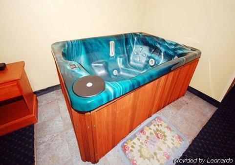 Quality & Near I-55 Hotel